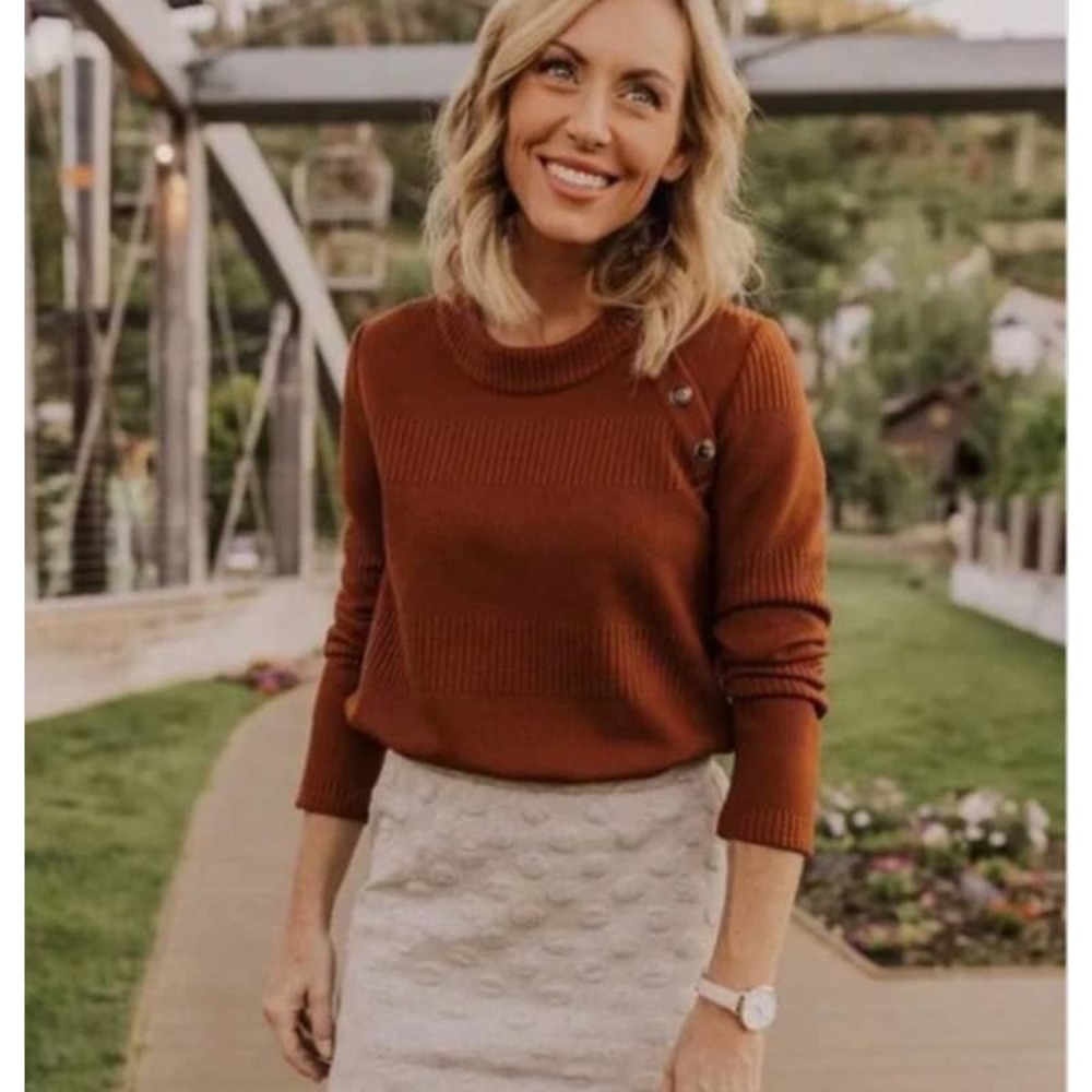 Jessica Robertson by Roolee Burnt Orange Button Shoulder Ribbed Knit Sweater S